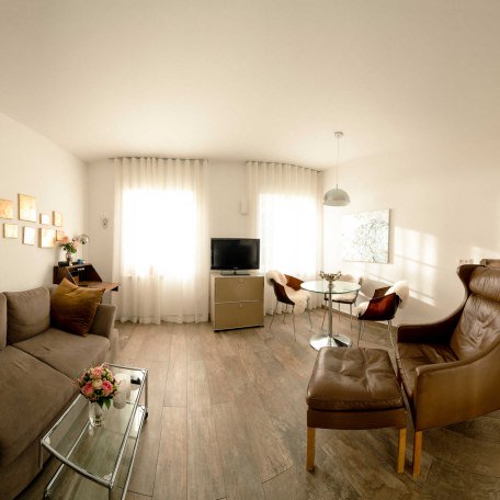 Wohnzimmer mit Seeblick, © im-web.de/ Tourist Information Tegernsee