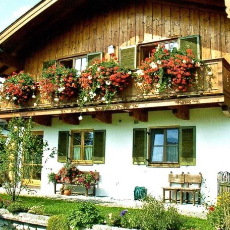 Unser Haus mit Ostbalkon, © im-web.de/ Tourist-Information Bad Wiessee