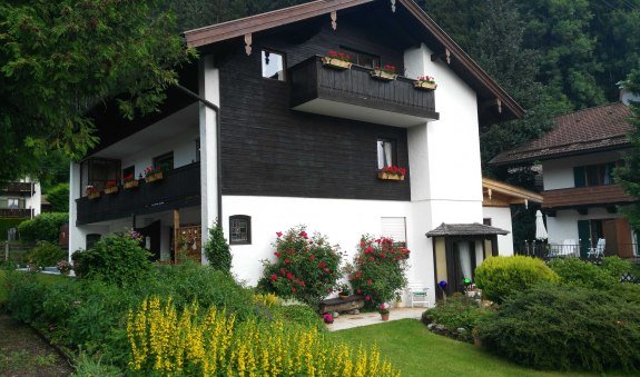 Die Ferienwohnung ist liebevoll im Landhausstil eingerichtet., © im-web.de/ Tourist-Information Bad Wiessee