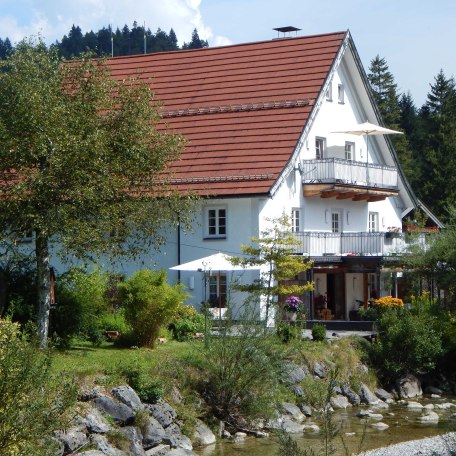 Haus mit Garten, © im-web.de/ Regionalentwicklung Oberland Kommunalunternehmen