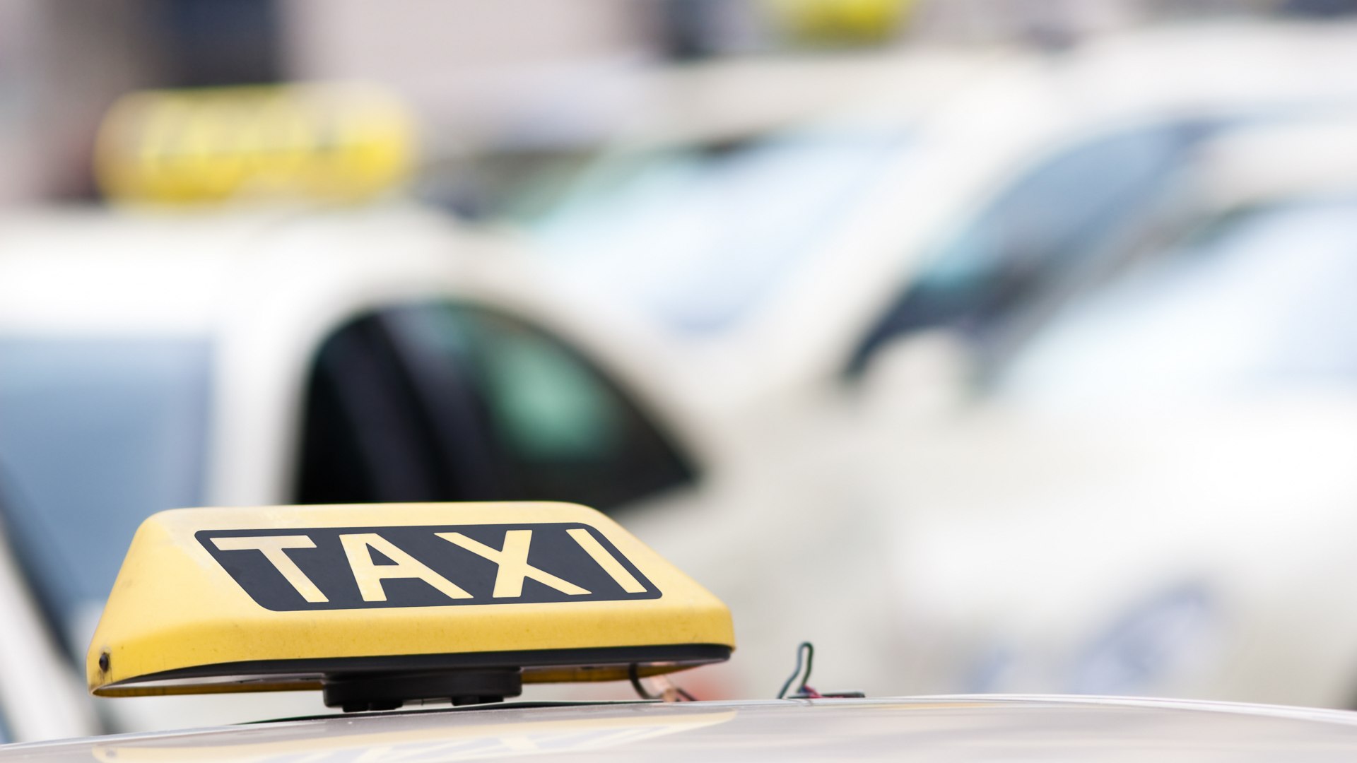 taxi, &copy; Adobe Stock