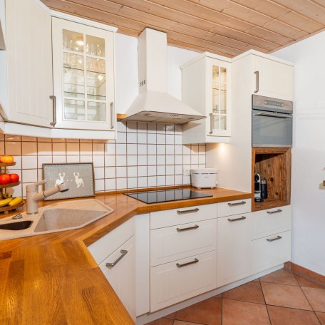 voll ausgestattete Küche mit Induktionsherd, Backofen/Mikrowelle, Spülmaschine, Espresso-Kapselmaschine, etc., © im-web.de/ Tourist-Information Bad Wiessee