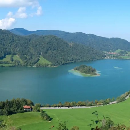Blick von der Burg Hohenwaldeck auf den Schliersee, &copy; Ferienwohnung Auszeit am See