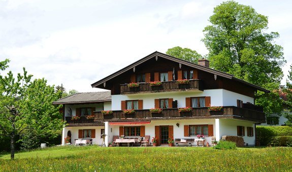 Blick auf die Südseite des Hauses, © im-web.de/ Tourist-Information Rottach-Egern