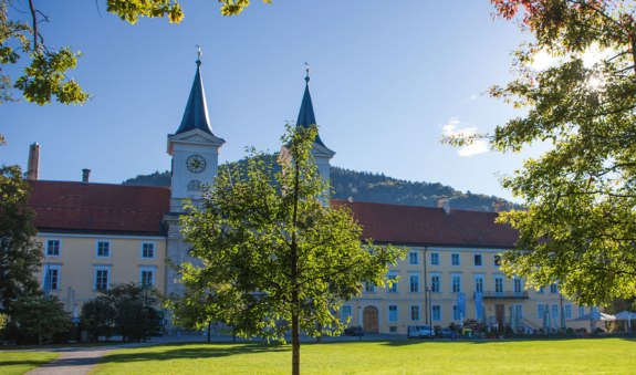Stadt Tegernsee - ehemaliger Klosterbezirk, &copy; Christoph Schempershofe_TTT