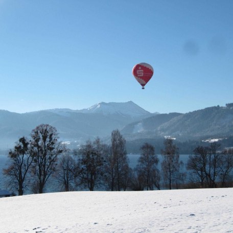 Blick &uuml;ber den See auf den Hirschberg, &copy; im-web.de/ Tourist-Information Gmund am Tegernsee