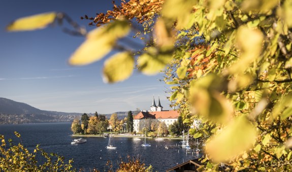 Blick auf Klosterkirche Tegernsee, © Der Tegernsee, Dietmar Denger Blick auf Klosterkirche Tegernsee, © Der Tegernsee, Dietmar Denger