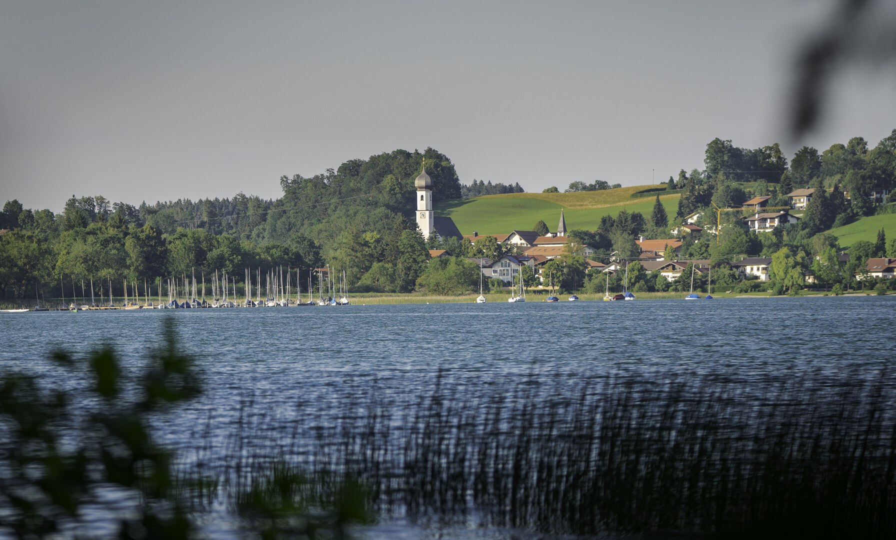 Blick nach St. Quirin auf die Filialkirche, © Dieter Deger