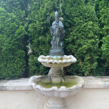 Dem Schutzpatron der Goldschmiede (von der Familie Bertele) gewidmet, © Tourist-Information Tegernsee Dem Schutzpatron der Goldschmiede (von der Familie Bertele) gewidmet, © Tourist-Information Tegernsee