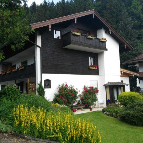 Die Ferienwohnung ist liebevoll im Landhausstil eingerichtet., © im-web.de/ Tourist-Information Bad Wiessee