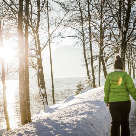 Winter Spaziergang am Seeufer, © Der Tegernsee, Hansi Heckmair