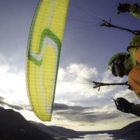 Paraglider in Action, © Dietmar Denger
