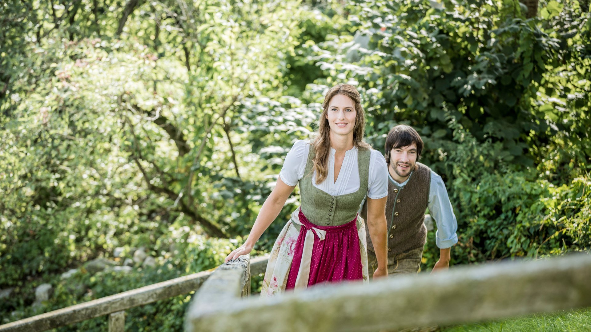 Paar in Tegernseer Tracht, © Hansi Heckmair