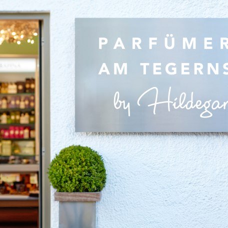 Parf&uuml;merie am Tegernsee by Hildegard Bayerschmidt, &copy; Hildegard Bayerschmidt