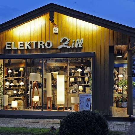 Außenansicht Elektro Zill bei Nacht, © Elektro Zill