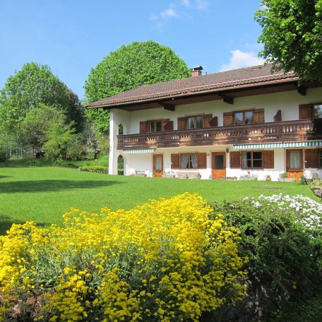 Blick auf die Ferienwohnungen, &copy; im-web.de/ Tourist-Information Rottach-Egern
