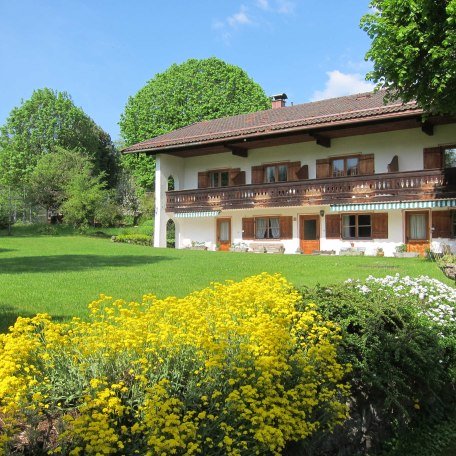 Blick auf die Ferienwohnungen, © im-web.de/ Tourist-Information Rottach-Egern