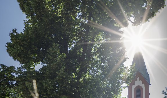 Turm der evangelisch-lutherischen Christuskirche in Tegernsee, © Dieter Denger Turm der evangelisch-lutherischen Christuskirche in Tegernsee, © Dieter Denger