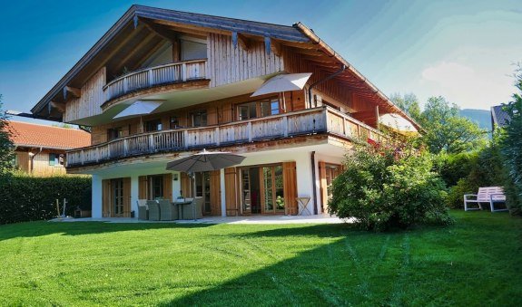 Haus Aussenansicht, &copy; im-web.de/ Ferienwohnungen Tegernsee