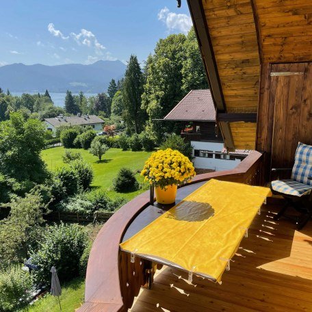 Südbalkon mit Blick auf See und Tal, © im-web.de/ Tourist-Information Gmund am Tegernsee