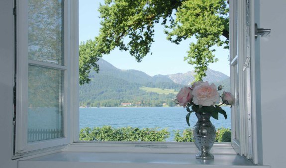 Seeblick vom Essbereich, © im-web.de/ Tourist Information Tegernsee Seeblick vom Essbereich, © im-web.de/ Tourist Information Tegernsee