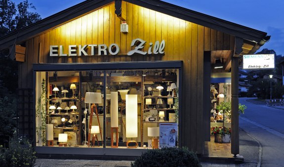 Außenansicht Elektro Zill bei Nacht, © Elektro Zill