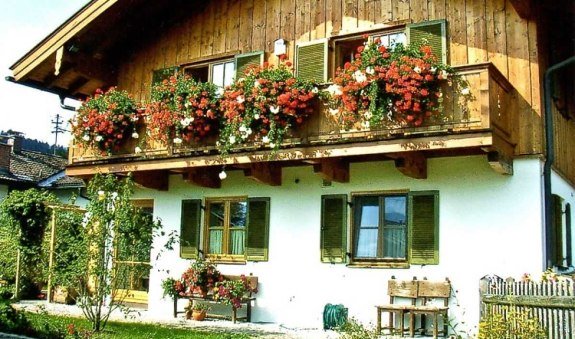 Unser Haus mit Ostbalkon, © im-web.de/ Tourist-Information Bad Wiessee