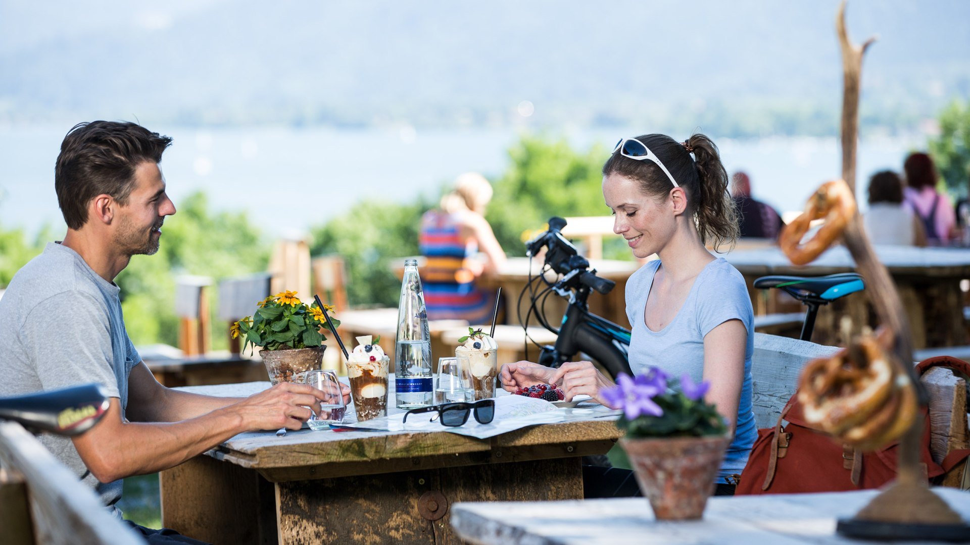 Bei einer Rast auf dem Gut Kaltenbrunn in Gmund kann man die lokale Gastronomie genießen., © Hansi Heckmair