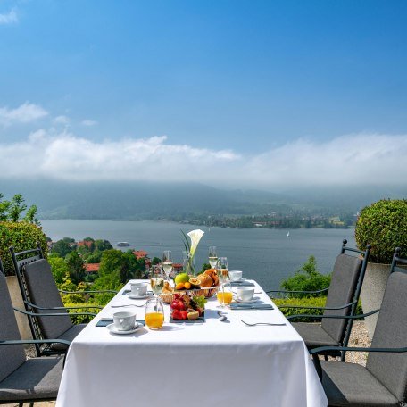 FrühstückTerrasse_DAS TEGERNSEE, © Hotel DAS TEGERNSEE