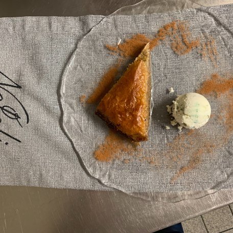 NEFELI - Griechische Taverne