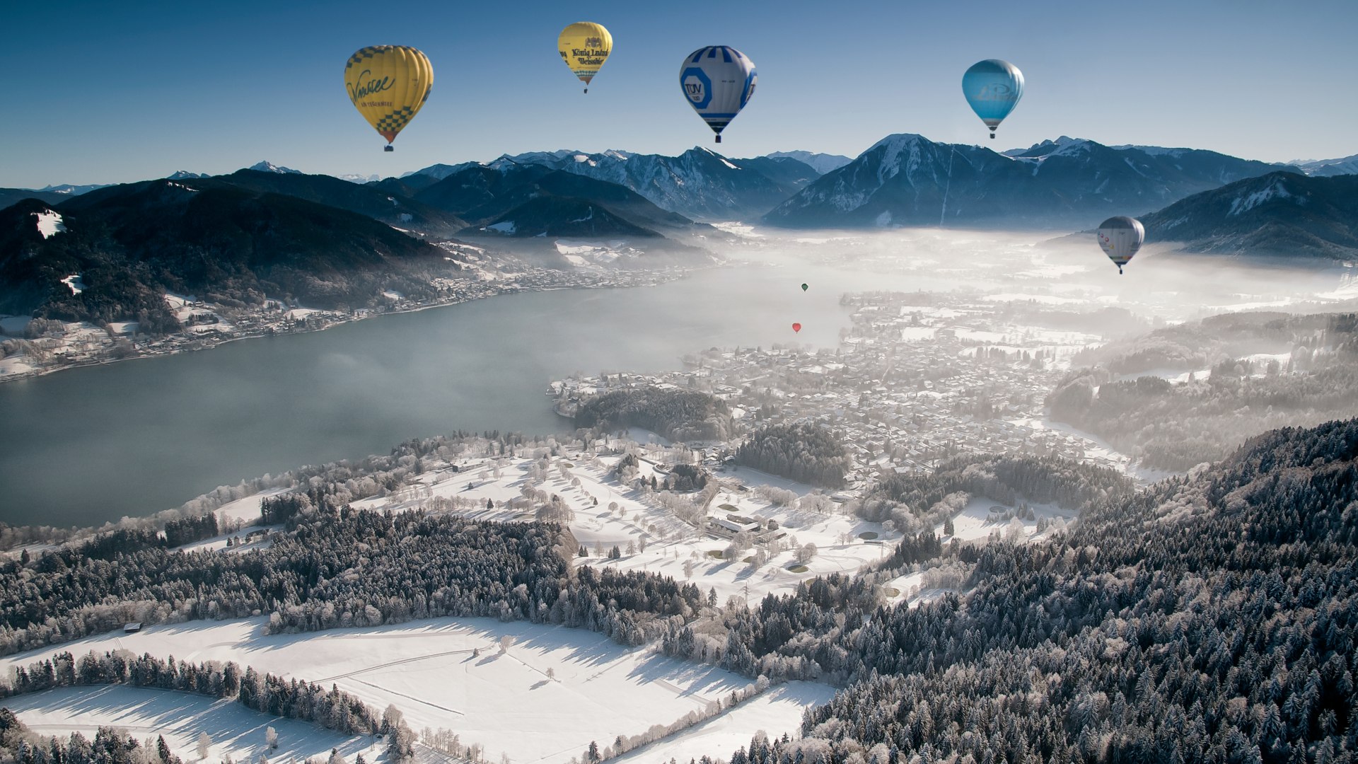 Heißluftballone in der Luft, Montgolfiade, © Stefan Schiefer