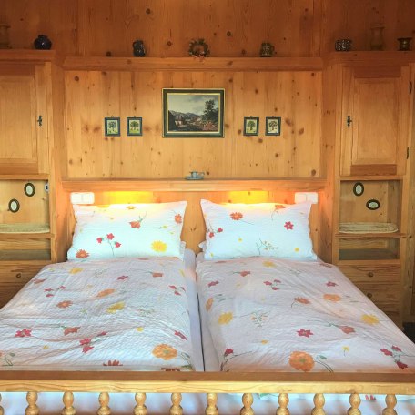 Schlafzimmer mit Doppelbett (160x190cm) 1/4, © im-web.de/ Tourist Information Tegernsee