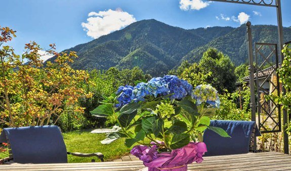 Fewo Wallberg: Pergola mit Wallberg, © im-web.de/ Ferienwohnungen Tegernsee