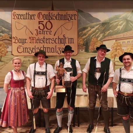 Kreuther Goasslschnalzer 50 Jahre Bayer. Meisterschaft im Einzelschnalzen - mit bayr. Bierkönigin, © Kreuther Goaßlschnalzer