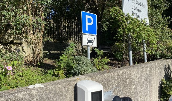 Schild und Station, &copy; TTT - N.Reifenstuhl