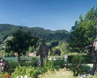 Kuranlage am See mit Musik-Pavillon Kuranlage am See mit Musik-Pavillon