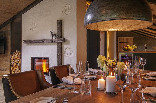 alm_chalet_suite_essplatz_kamin alm_chalet_suite_essplatz_kamin