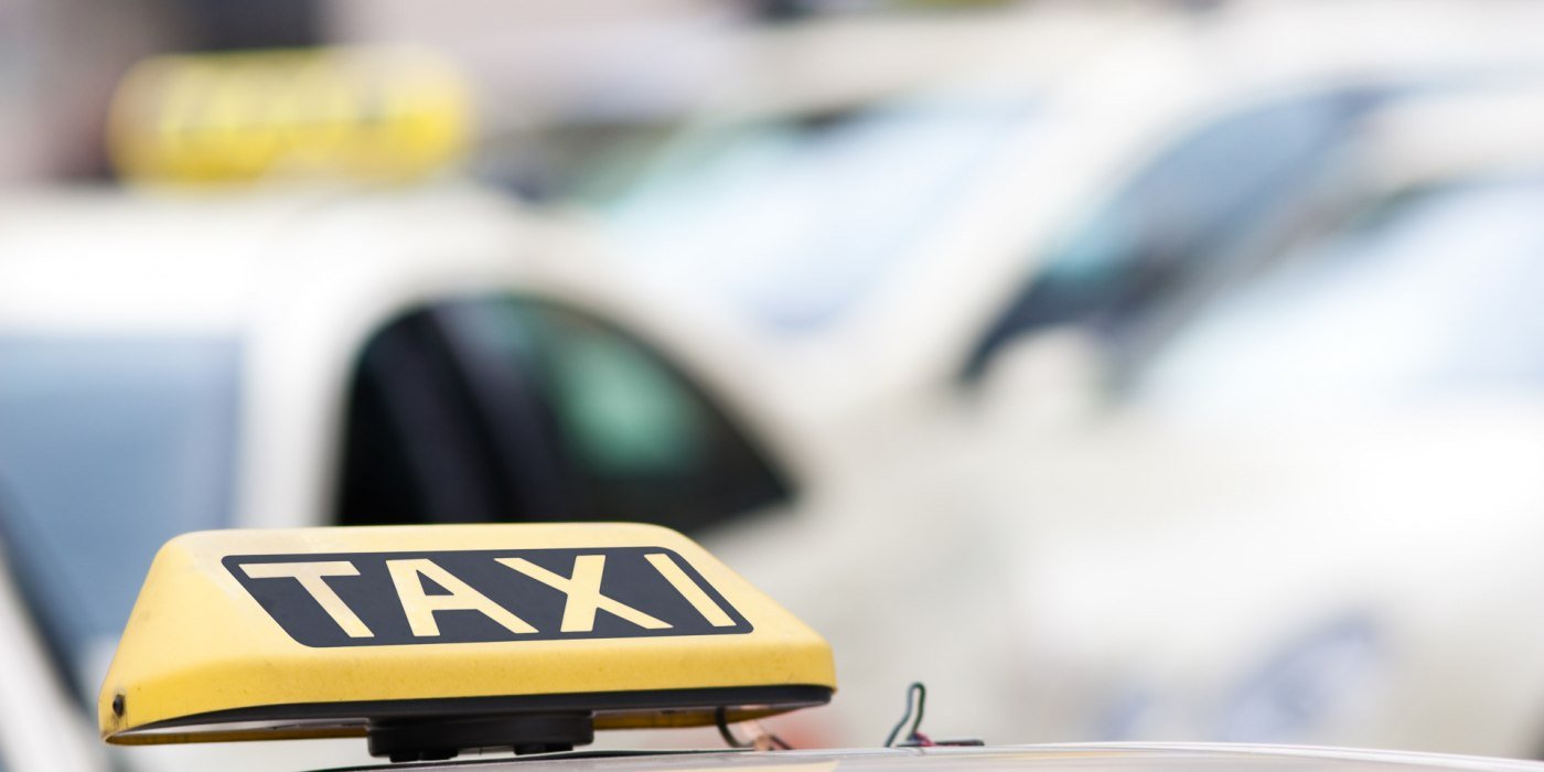 taxi, &copy; Adobe Stock