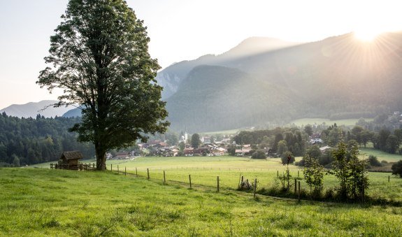 Kirchenfeld Kreuth, &copy; DER TEGERNSEE