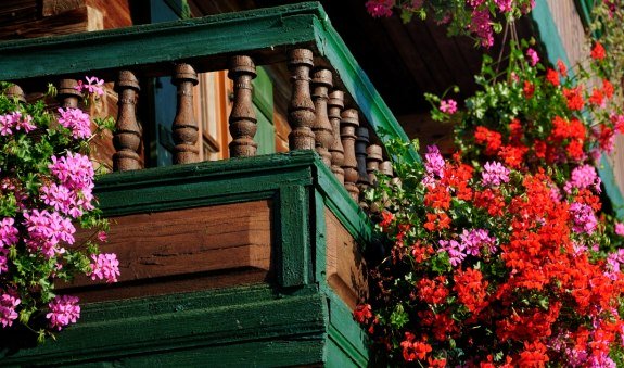 Ein Balkon mit Geranien, &copy; Alpenregion Tegernsee Schliersee