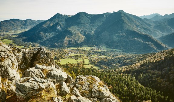 Bergsteigerdorf Kreuth von oben, © Urs Golling/ Tegernseer Tal Tourismus GmbH Bergsteigerdorf Kreuth von oben, © Urs Golling/ Tegernseer Tal Tourismus GmbH