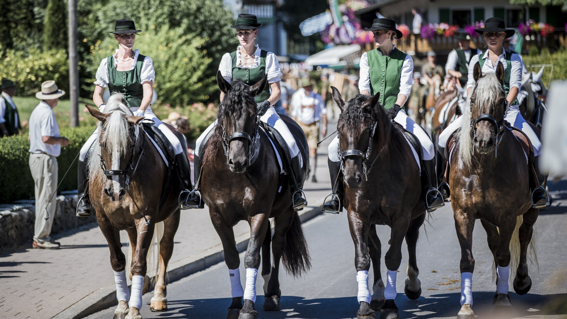 Reiterinnen am Rosstag, © Der Tegernsee, Hansi Heckmair