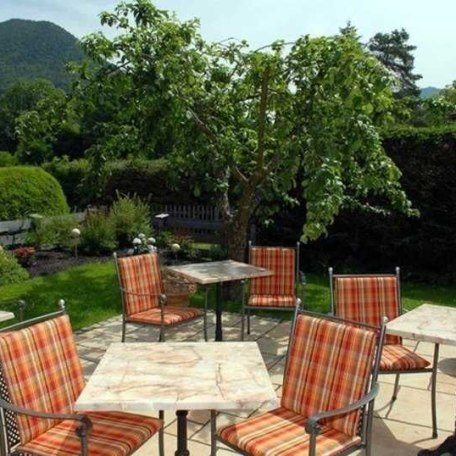 Frühstücksraum / Terrasse, © im-web.de/ Tourist-Information Rottach-Egern
