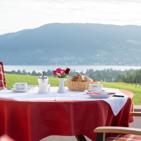 Terrasse mit Ausblick, &copy; Kleinbuch