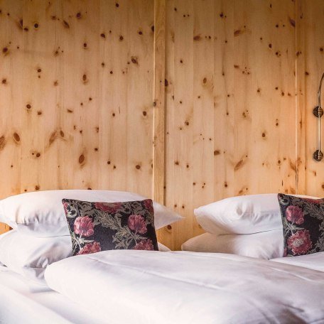 HOTEL BUSSI BABY - Zimmer Detail, &copy; im-web.de/ Tourist-Information Bad Wiessee