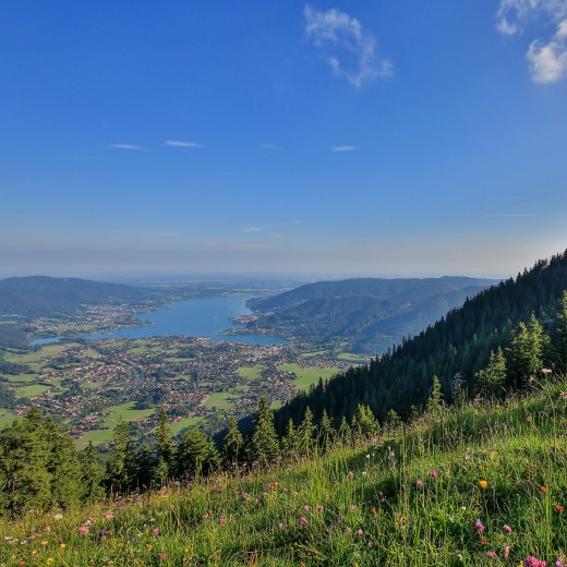 Blick auf den Tegernsee und den Wallberg, © Bernd Ritschel