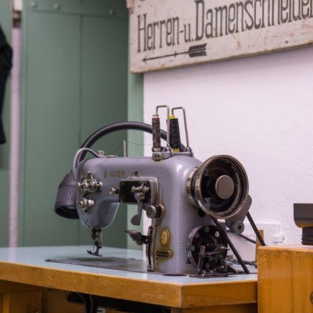 Massschneiderei Winkler Kreuth, © Schneiderei Winkler Kreuth Massschneiderei Winkler Kreuth, © Schneiderei Winkler Kreuth