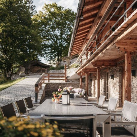 Unsere Terrasse lädt ein für alles, was euch Freude bereitet, © Richard Schabetsberger