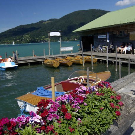 Schifferlverleih an der Seepromenade, © im-web.de/ Tourist-Information Bad Wiessee