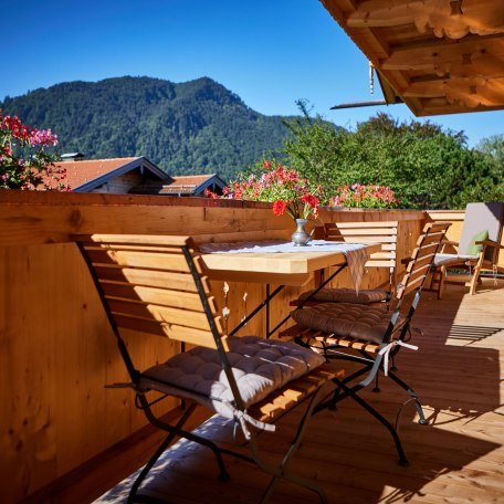 Balkon mit Ausblick, © im-web.de/ Regionalentwicklung Oberland Kommunalunternehmen